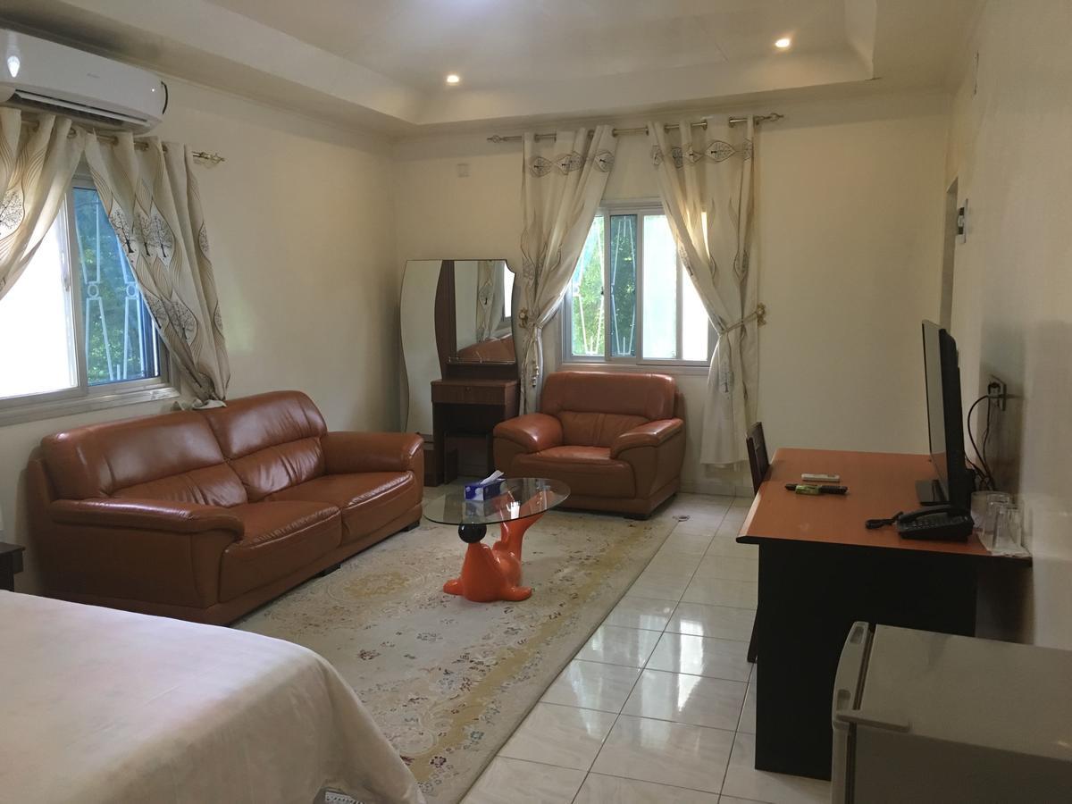 Shanghai Hotel NʼDjamena Dış mekan fotoğraf