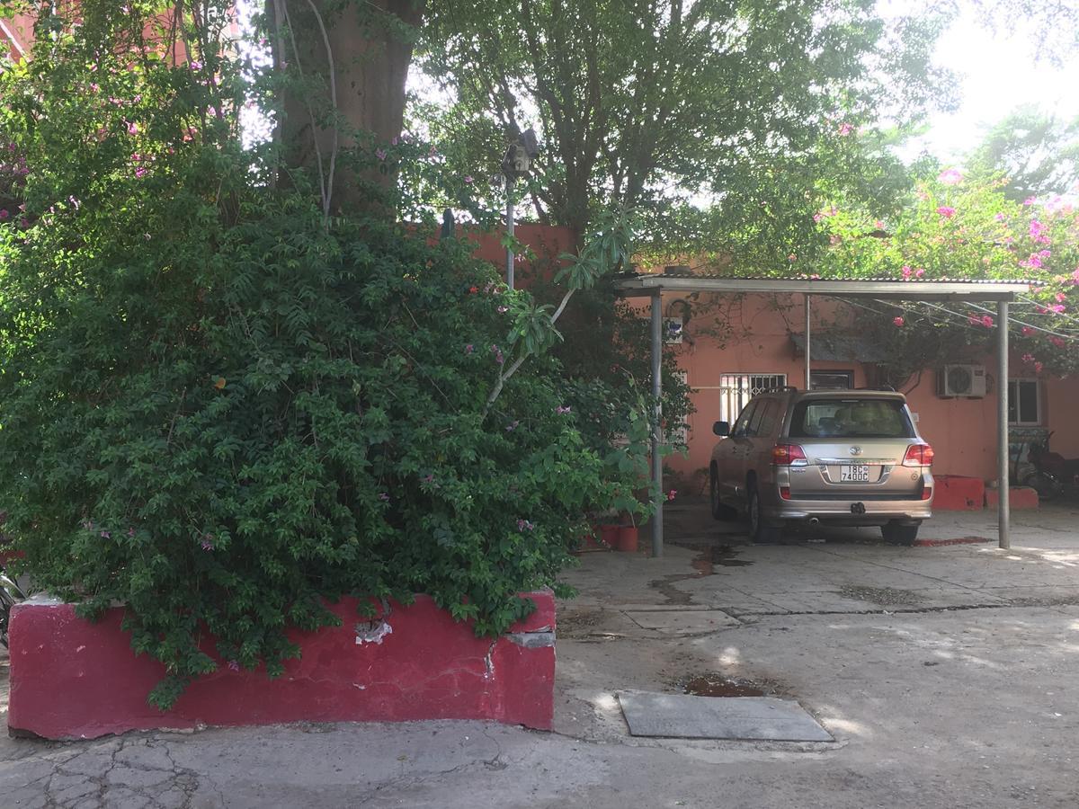 Shanghai Hotel NʼDjamena Dış mekan fotoğraf